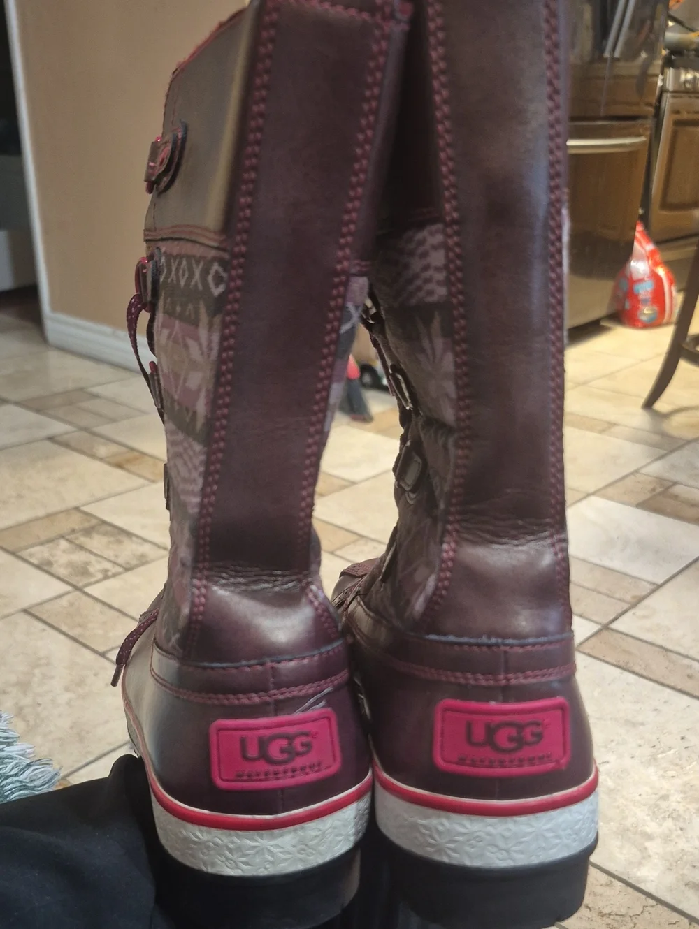 UGG Women's Burgundy Patterned Lace-Up Winter Boots F 27012G